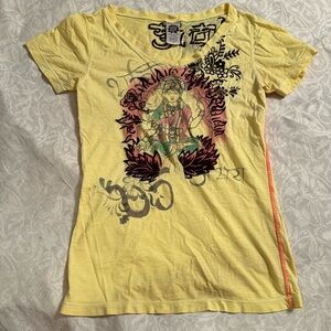 Lucky Brand Yellow Tara Buddha Lotus Love Graphic V-Neck T-Shirt, Small